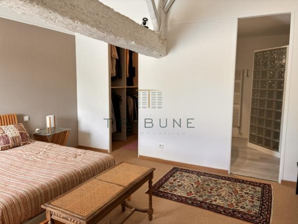 Maison 8 pièce(s) 4 chambre(s) 220 m²
