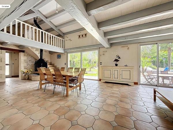 Maison à vendre |  Courçon |  7 pièces | 212 m²