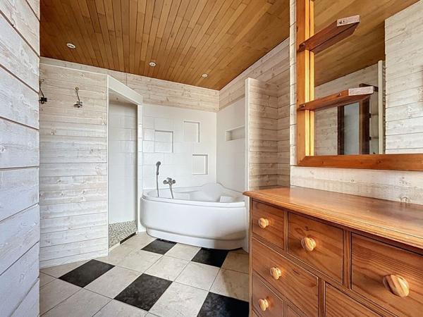 Maison à vendre |  Courçon |  7 pièces | 212 m²