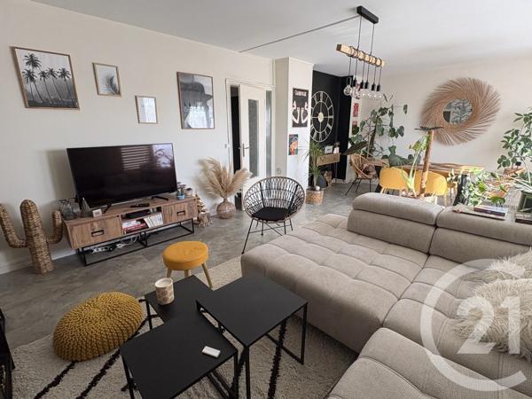 Appartement T4 à vendre  4 pièces - 74,41 m 2   CHATEAUROUX  - 36