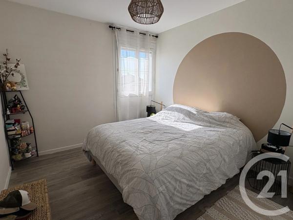 Appartement T4 à vendre  4 pièces - 74,41 m 2   CHATEAUROUX  - 36