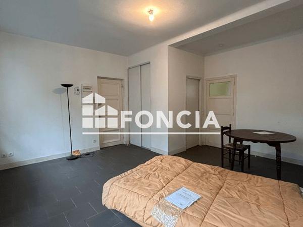 Location Studio 29.3 m² - 9-11 RUE DE PARIS Lisieux 14100