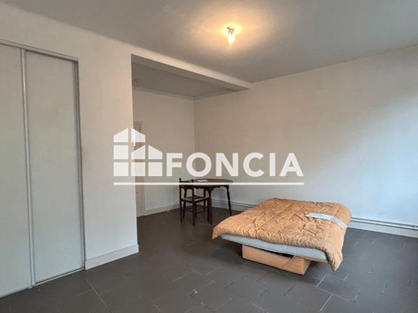 Location Studio 29.3 m² - 9-11 RUE DE PARIS Lisieux 14100