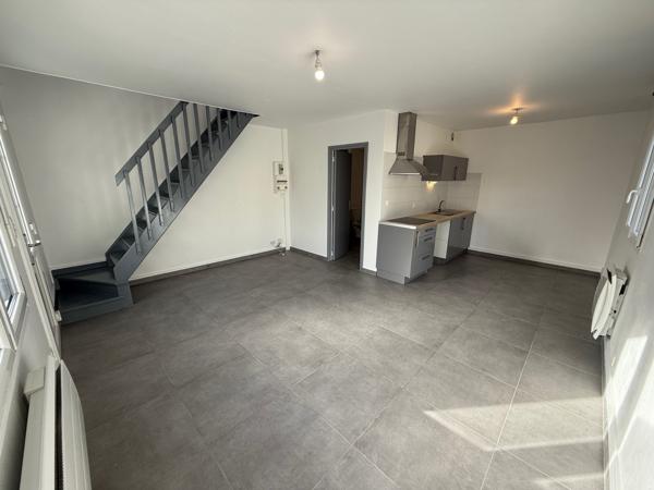 Crécy-la-Chapelle (77580) PETITE MAISON F2 AVEC COURETTE