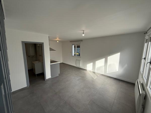 Crécy-la-Chapelle (77580) PETITE MAISON F2 AVEC COURETTE