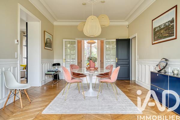 Maison à vendre 9 pièces 235 m² Le Mesnil-le-Roi