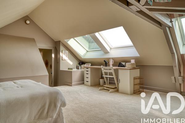 Maison à vendre 9 pièces 235 m² Le Mesnil-le-Roi