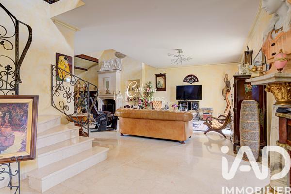 Maison à vendre 7 pièces 297 m² Claye-Souilly