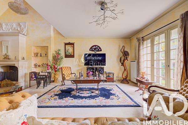 Maison à vendre 7 pièces 297 m² Claye-Souilly