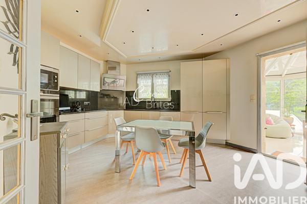 Maison à vendre 7 pièces 297 m² Claye-Souilly