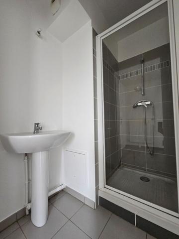 T5 RÉNOVÉ - 4 CHAMBRE 90m² + TERRASSE + DOUBLE PARKING - CERGY LE HAUT