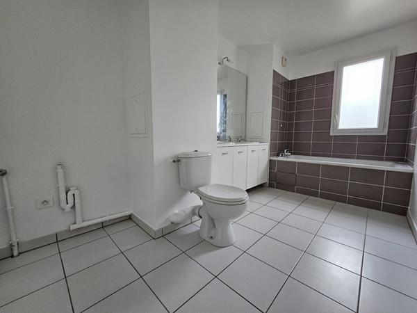 T5 RÉNOVÉ - 4 CHAMBRE 90m² + TERRASSE + DOUBLE PARKING - CERGY LE HAUT