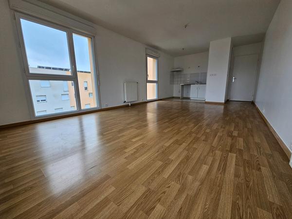 T5 RÉNOVÉ - 4 CHAMBRE 90m² + TERRASSE + DOUBLE PARKING - CERGY LE HAUT