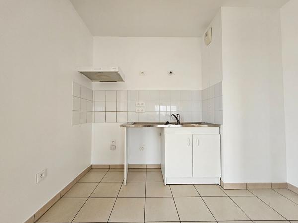 T5 RÉNOVÉ - 4 CHAMBRE 90m² + TERRASSE + DOUBLE PARKING - CERGY LE HAUT