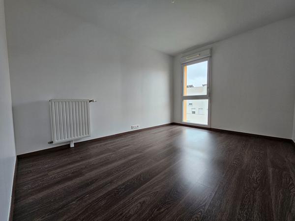 T5 RÉNOVÉ - 4 CHAMBRE 90m² + TERRASSE + DOUBLE PARKING - CERGY LE HAUT