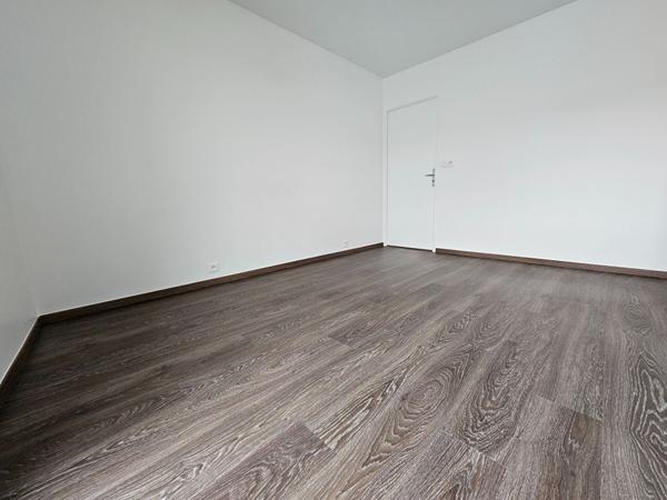 T5 RÉNOVÉ - 4 CHAMBRE 90m² + TERRASSE + DOUBLE PARKING - CERGY LE HAUT