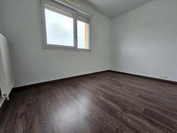 T5 RÉNOVÉ - 4 CHAMBRE 90m² + TERRASSE + DOUBLE PARKING - CERGY LE HAUT