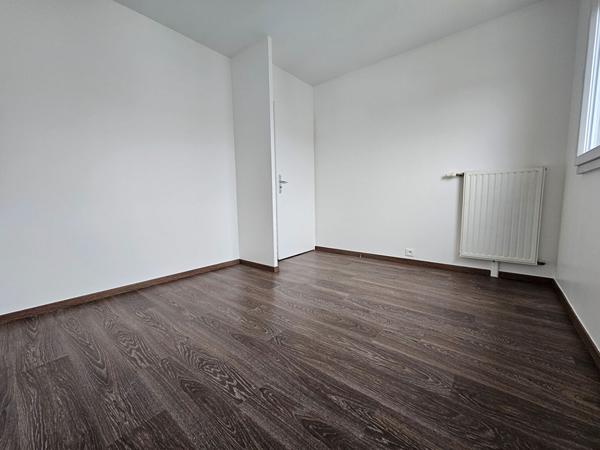 T5 RÉNOVÉ - 4 CHAMBRE 90m² + TERRASSE + DOUBLE PARKING - CERGY LE HAUT