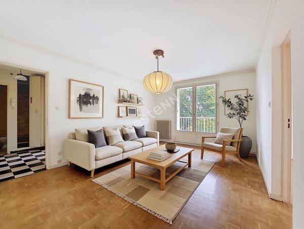 Nantes Mulotière : En vente ! Appartement T2 avec une chambre, espace de vie sur balcon, ascenseur, parking s/sol.