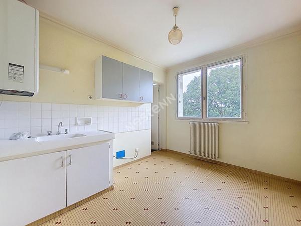 Nantes Mulotière : En vente ! Appartement T2 avec une chambre, espace de vie sur balcon, ascenseur, parking s/sol.