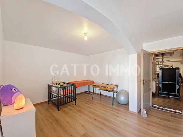 Delme (57590) Maison de 260 m² // Terrain de 452 m² // 4 chambres // DPE C // Terrasse // Jardin