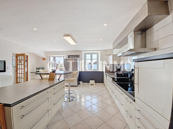 Delme (57590) Maison de 260 m² // Terrain de 452 m² // 4 chambres // DPE C // Terrasse // Jardin