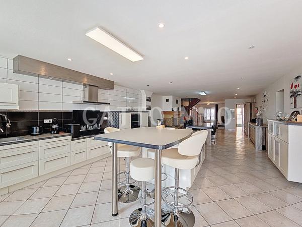 Delme (57590) Maison de 260 m² // Terrain de 452 m² // 4 chambres // DPE C // Terrasse // Jardin