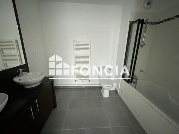 Location Appartement 3 pièces 63.3 m² - 31 BIS ET 33 BIS BD ANDRE NETWILLER Toulouse 31200