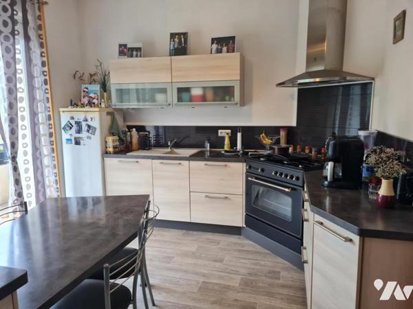 À Vendre à Rohan avec vue sur le plan d'eau maison de caractère