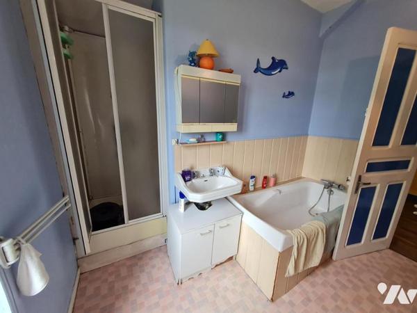 À Vendre à Rohan avec vue sur le plan d'eau maison de caractère