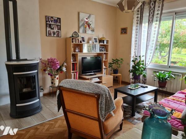 À Vendre à Rohan avec vue sur le plan d'eau maison de caractère