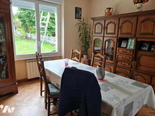 À Vendre à Rohan avec vue sur le plan d'eau maison de caractère