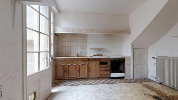 Maison ancienne - Le bugue Maison de village ancienne en pierre, environ 100m2 avec courette intérieure