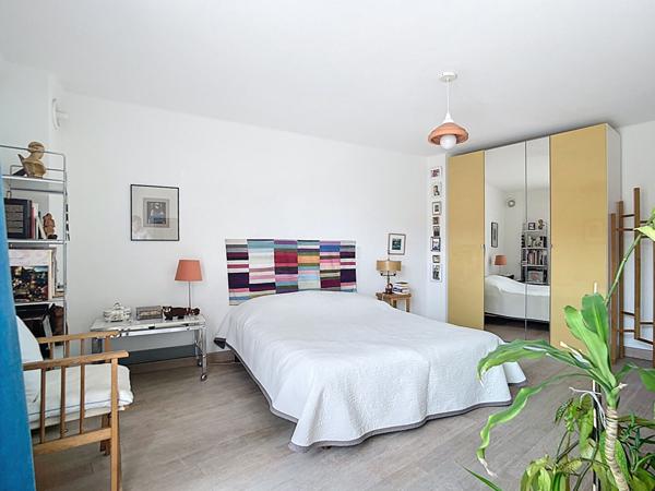 A VENDRE : T4 de 99m2 deriière l'hotel de ville à 2min à pieds du quai du vieux port