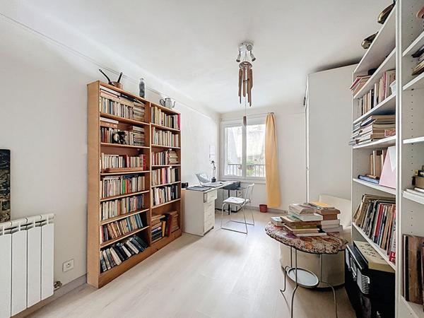 A VENDRE : T4 de 99m2 deriière l'hotel de ville à 2min à pieds du quai du vieux port