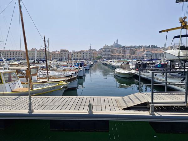 A VENDRE : T4 de 99m2 deriière l'hotel de ville à 2min à pieds du quai du vieux port