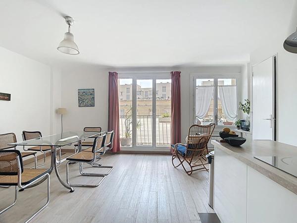 A VENDRE : T4 de 99m2 deriière l'hotel de ville à 2min à pieds du quai du vieux port