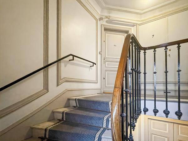 2 pièces 40 m2 - Rue Lapeyrere