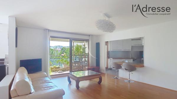 SURESNES limite Puteaux/ Quartier Belvédère Appartement 4 / 5 pièces de 114 m² - Terrasse 8m² - cave et double place de parking