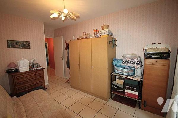 Plein centre, proche toute commodité, Au 2éme étage d'un immeuble avec ascenseur, appartement d...