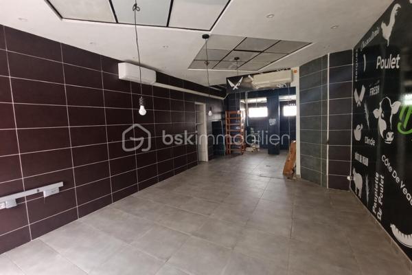 Local commercial de 77 m²