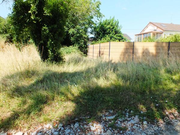 Terrain à vendre de 641 m² en lotissement à Lux - Construction libre