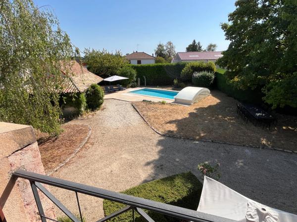Maison à vendre 10 pièces au coeur de CUISERY (71), avec piscine