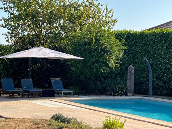 Maison à vendre 10 pièces au coeur de CUISERY (71), avec piscine