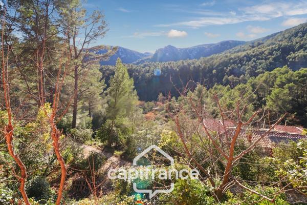 BELGENTIER (83) Maison à vendre 5 pièces + garage sur 6700m² de terrain.