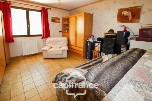 BELGENTIER (83) Maison à vendre 5 pièces + garage sur 6700m² de terrain.