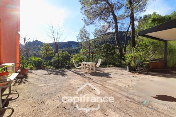 BELGENTIER (83) Maison à vendre 5 pièces + garage sur 6700m² de terrain.