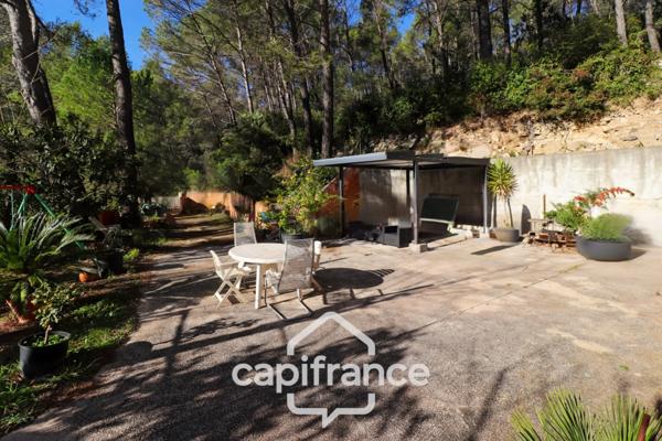 BELGENTIER (83) Maison à vendre 5 pièces + garage sur 6700m² de terrain.