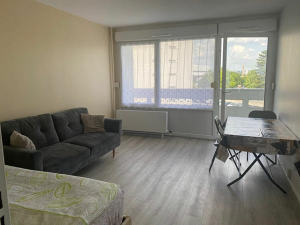 Appartement à louer    1 pièce •    Reims