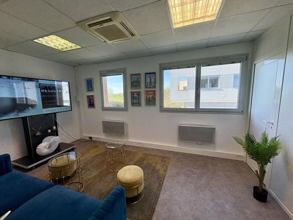 BUREAUX 115 m² - A LOUER- PARC DU GOLF